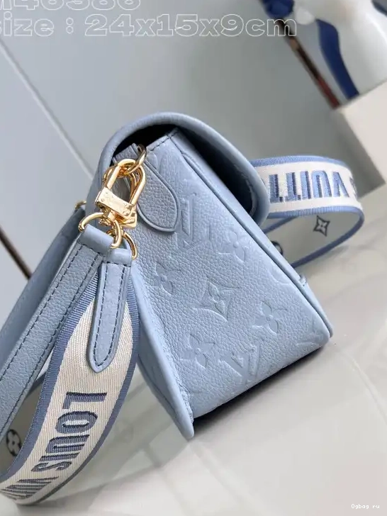 VUITTON LOUIS Diane-24*15*9 Nano CM 0328